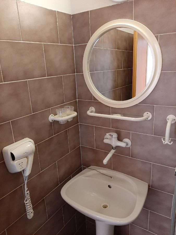 Apollon Hotel Valtice Buitenkant foto
